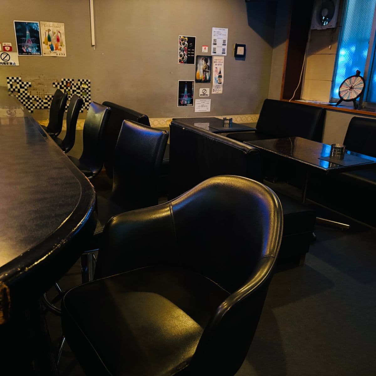 南風原町のガールズバーさくらさくらの内観画像